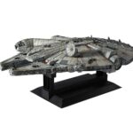 Star Wars Episode IV Perfect Grade Plastic Model Kit 1/72 Millennium Falcon 48 cm
