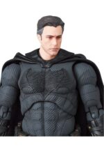 Zack Snyder's Justice League MAFEX Action Figure Batman 16 cm (re-run) - immagine 4