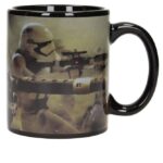 SW EP7 STORMTROOPERS BATTLE BLACK MUG