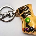 INFINITY GAUNTLET KEYCHAIN