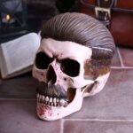 ARTHUR THE HENCHMAN SKULL ORNAMENT18.5CM