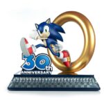 SONIC THE HEDGEHOG 30th ANN STATUE