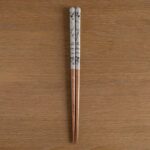 KIKI DELIVERY BROWN SKETCHES CHOPSTICKS
