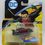 Hot Wheels - DC Comics ROBIN 2.OT (Batman Mobile) Modellino Auto Supereroi Metallo 7 cm MATTEL