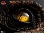 The Lost World: Jurassic Park Replica Bust Male Velociraptor Eye Prop 23 cm - immagine 2
