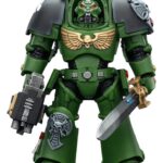 Warhammer 40,000 Action Figure Salamanders Terminator 1 with Power Sword and Storm Bolter 14 cm