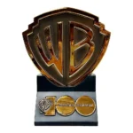 WARNER BROS 100TH ANNIVERSARY COMMEMORATIVE SHIELD LIMITED EDITION PLAQUE - immagine 3