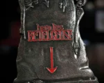 BEETLEJUICE - LIMITED EDITION GRAVESTONE INGOT - immagine 8