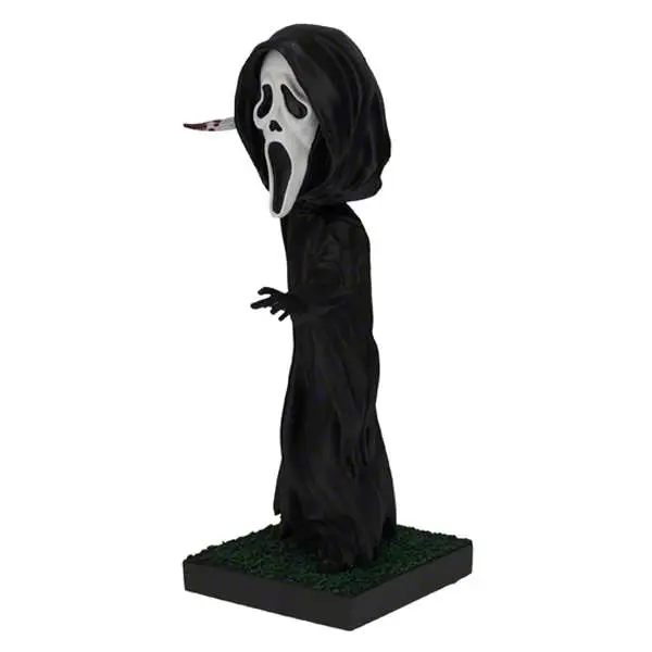 104264__73718244 GHOSTFACE STAB ON GRASS BOBBLEHEAD - immagine 1