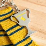 Harry Potter Keyring Hufflepuff Scarf 15 cm - immagine 4