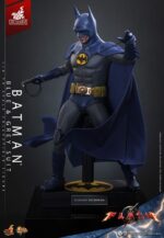The Flash Movie Masterpiece Action Figure 1/6 Batman (Blue & Grey Suit) Limited Edition Hot Toys Exclusive 30 cm - immagine 3