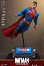 Batman: The Dark Knight Returns Comic Masterpiece Action Figure 1/6 Superman 34 cm - immagine 4