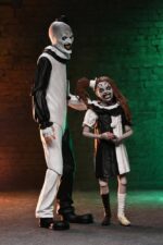 Terrifier 2 2-Pack Action Figures Ultimate Art the Clown & Little Pale Girl 18 cm - immagine 6
