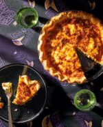 Wednesday: The Official Cookbook - Exceedingly Strange Recipes from Nevermore Academy *German Version* - immagine 5