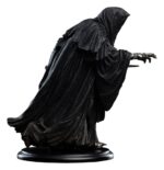 The Lord of the Rings Trilogy Mini Statue Ringwraith at the Prancing Pony 18 cm - immagine 3