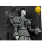 MOVIE MANIACS 6INCH POSED  WELCOME TO DERRY WV2 PENNYWISE BLACK&WHITE - immagine 2