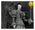 It Welcome to Derry Movie Maniacs Figure Pennywise (Black & White) 16 cm - immagine 3