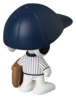 MLB × Peanuts UDF PVC Figure New York Yankees Snoopy 7 cm - immagine 3