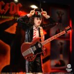 AC/DC Rock Iconz Angus Young IV 23 cm - immagine 4