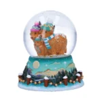 WINTER HIGHLAND COW SNOW GLOBE - immagine 2