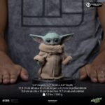The Mandalorian & Grogu Grogu Collection Statue Grogu Always Curious - immagine 2