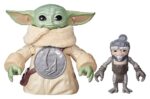 Star Wars: The Mandalorian & Grogu Electronic Action Figure Huggin' Grogu & Anzellan 17 cm