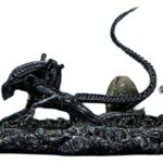 Aliens (Film) Ultimate Diorama Masterline Statue Warrior Xenomorph for Queen Alien 23 cm