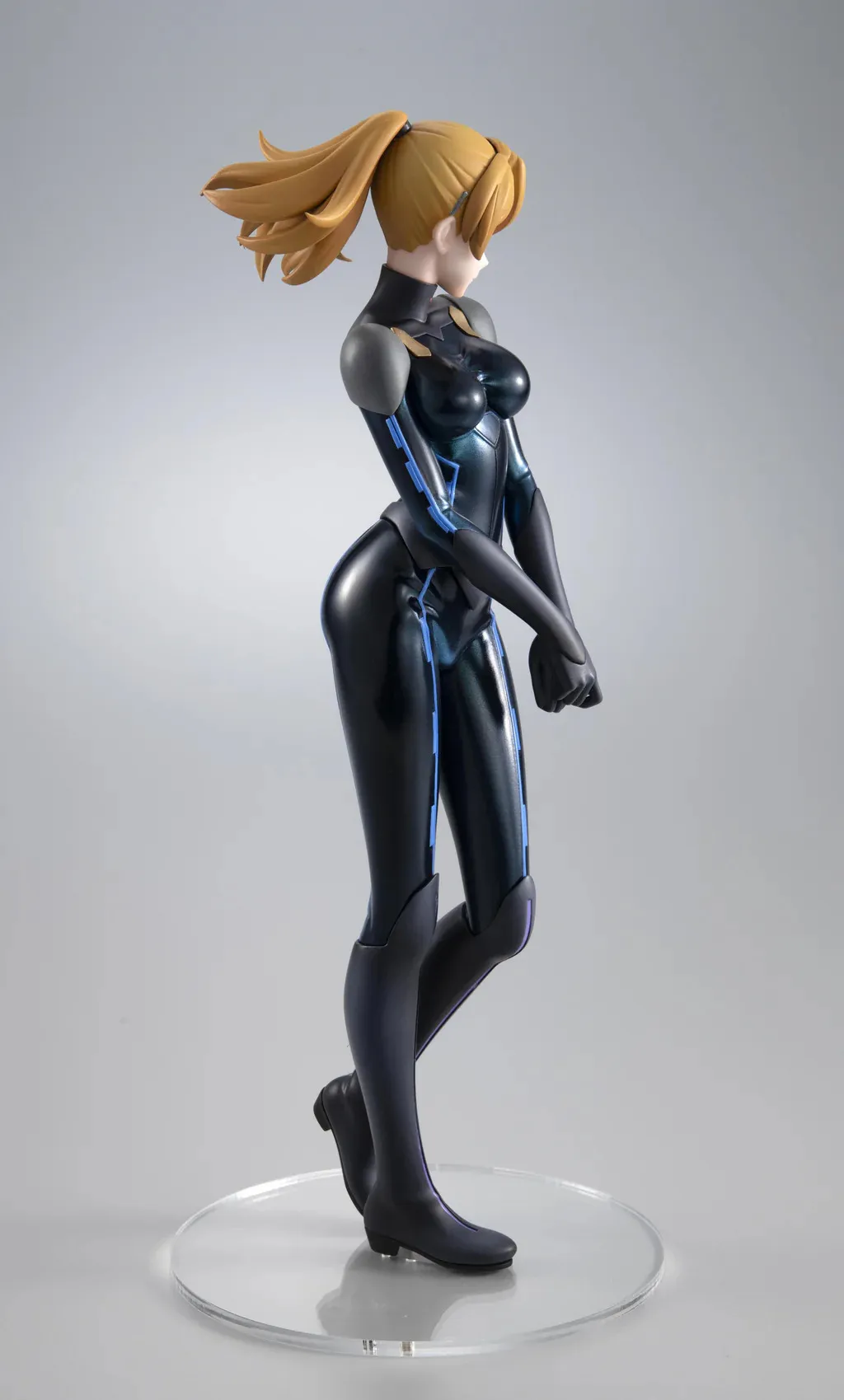 115973__846f85d6 YAMATO GIRLS COLLECTION STAR BLAZERS REBEL 3199 YUKI MORI DEZARIAM SUIT VER. STATUE - immagine 1