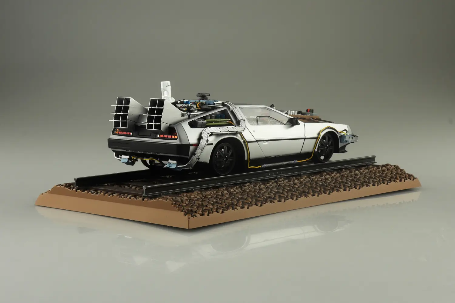 116128__e047961f BTTF TIME MACHINE FROM BACK TO THE FUTURE PART I WITH FIGURE MK 1/24 - immagine 1