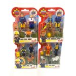 Set due personaggi articolati cm.7,5 con accessori e cucciolo - 4 asst