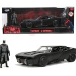 The Batman Batmobile 2022 in scala 1:24 con personaggio, funzionamento a ruota libera