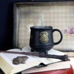 Harry Potter Mug Hogwarts Crest Cauldron Design 560ml - immagine 3