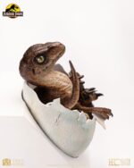 Jurassic Park Replica Bust Velociraptor Hatching Egg 24 cm - immagine 4