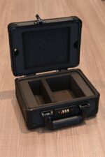 Evoretro Graded Card Display and Carry Case with Display Window Black - immagine 6