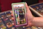 Evoretro Bumper for PSA Graded Card Slab Gradient Green-Purple Glitter - immagine 2