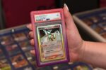 Evoretro Bumper for PSA Graded Card Slab Gradient Pink-Purple Glitter - immagine 2
