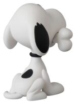 Peanuts UDF Series 20 Mini Figure Snoopy with Bone 6 cm - immagine 2
