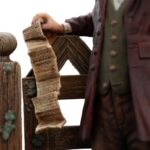 The Hobbit Mini Statue Bilbo Baggins 14 cm - immagine 3