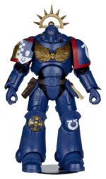 Warhammer 40,000 Total War Action Figure 3rd Company Lieutenant (Ultramarines) 18 cm - immagine 5