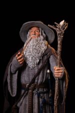 Lord of the Rings Life-Size Statue Gandalf 215 cm - immagine 2