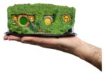 The Lord of the Rings Environment Hobbit Hole - Bag End - Illuminated Edition 7 cm - immagine 2
