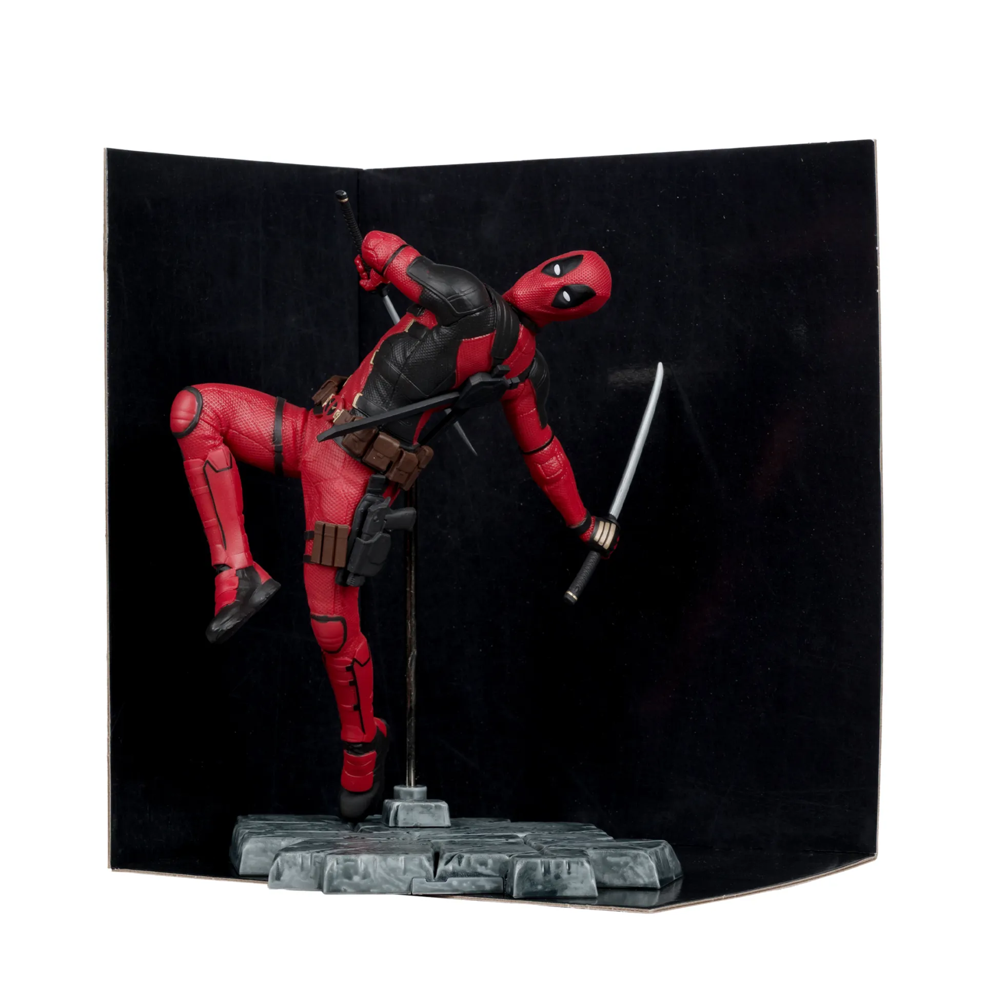 118096__dd4052d3 MARVEL STUDIOS COLL 1:10 WV2 DEADPOOL & WOLVERINE DEADPOOL FIGURE - immagine 1