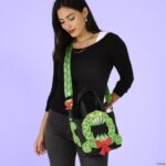Nightmare before Christmas by Loungefly Crossbody Bag Man-Eating Wreath - immagine 2