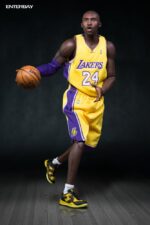 NBA Collection Real Masterpiece Action Figure 1/6 Kobe Bryant 33 cm - immagine 5