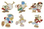 Mickey & Friends by Loungefly Enamel Pins Winter Activities Blind Display (12) - immagine 3