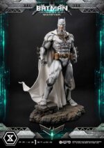 DC Comics Ultimate Museum Masterline Statue Batman Advanced Suit White Version (Design By Josh Nizzi) 51 cm